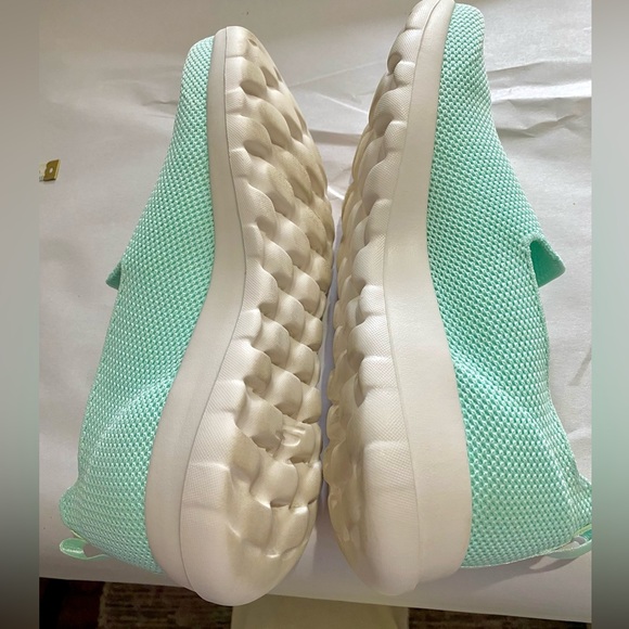 Sketchers Size 8M Mint Slip-Ons. In excellent used condition. Lightweight. GEN 5 - Picture 4 of 14